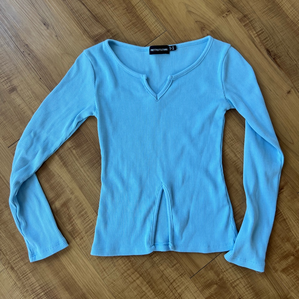Pretty little Thing long sleeve ribbed top size 6. never worn